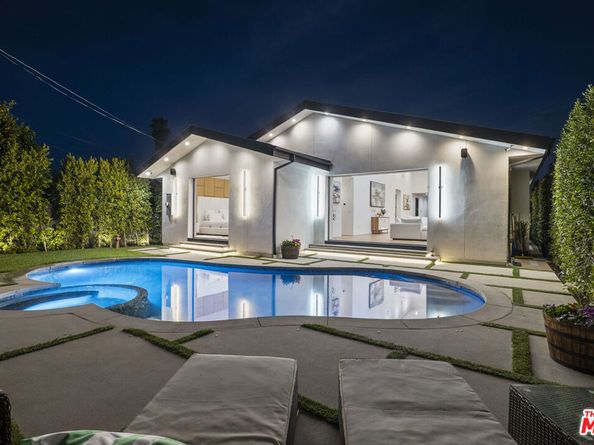 5715 Troost Avenue, North Hollywood CA 91601