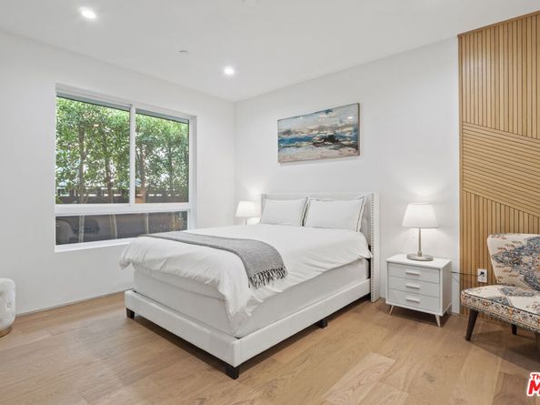 5715 Troost Avenue, North Hollywood CA 91601