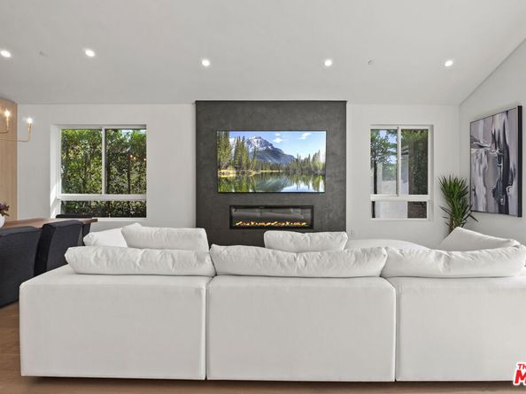 5715 Troost Avenue, North Hollywood CA 91601