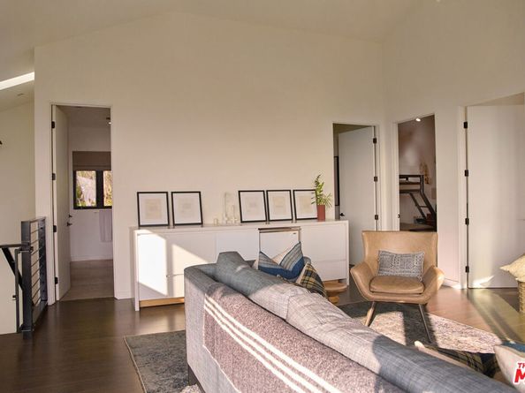 8951 St Ives Drive, West Hollywood CA 90069