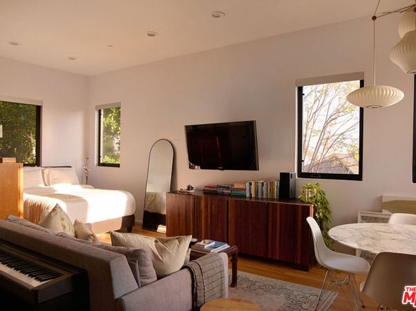 8951 St Ives Drive, West Hollywood CA 90069