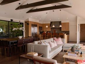 8951 St Ives Drive, West Hollywood CA 90069