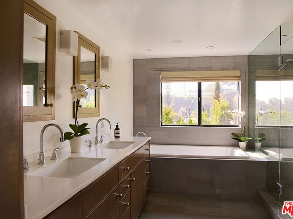 8951 St Ives Drive, West Hollywood CA 90069