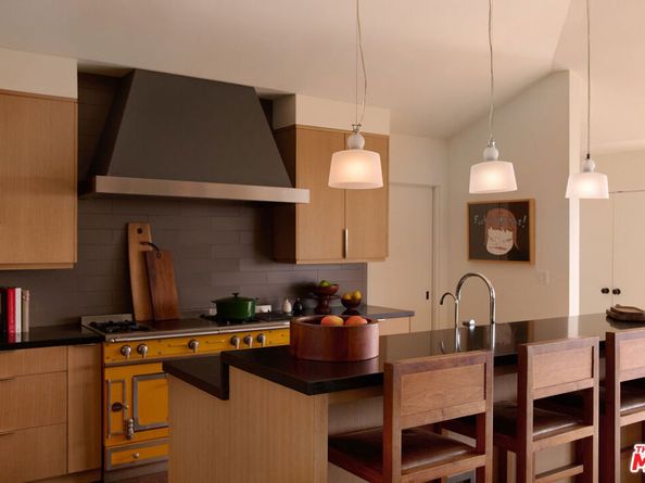 8951 St Ives Drive, West Hollywood CA 90069