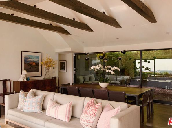 8951 St Ives Drive, West Hollywood CA 90069