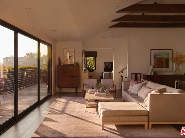 8951 St Ives Drive, West Hollywood CA 90069