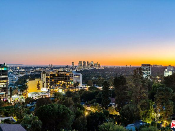 8951 St Ives Drive, West Hollywood CA 90069