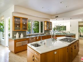222 Avondale Avenue, Los Angeles CA 90049