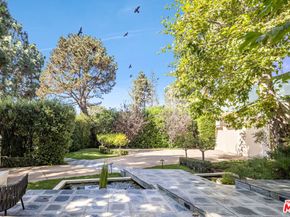 222 Avondale Avenue, Los Angeles CA 90049
