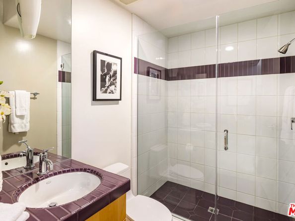 222 Avondale Avenue, Los Angeles CA 90049