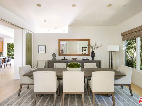 222 Avondale Avenue, Los Angeles CA 90049
