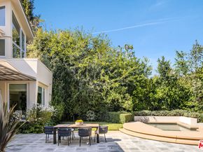 222 Avondale Avenue, Los Angeles CA 90049