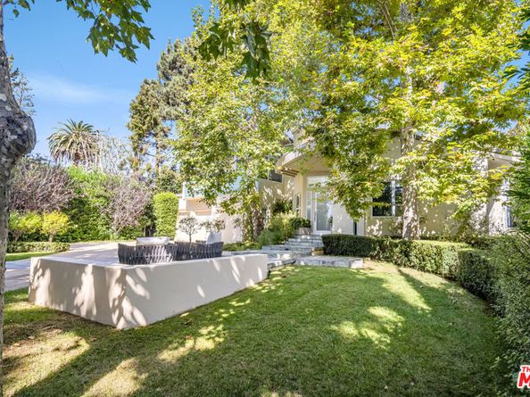 222 Avondale Avenue, Los Angeles CA 90049