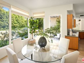222 Avondale Avenue, Los Angeles CA 90049