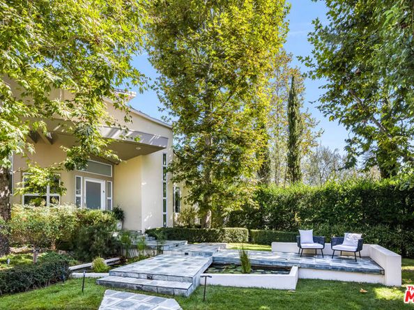 222 Avondale Avenue, Los Angeles CA 90049