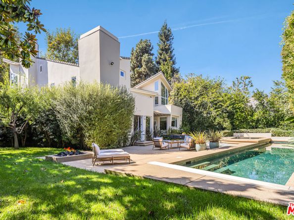222 Avondale Avenue, Los Angeles CA 90049