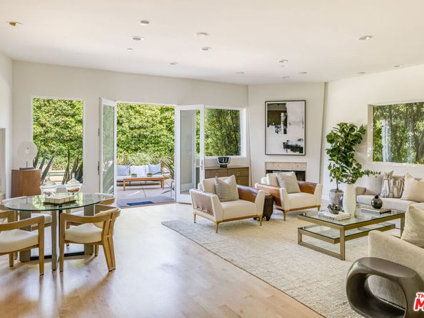 222 Avondale Avenue, Los Angeles CA 90049