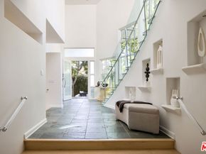 222 Avondale Avenue, Los Angeles CA 90049