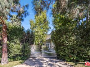 222 Avondale Avenue, Los Angeles CA 90049