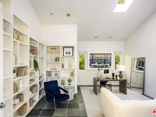 222 Avondale Avenue, Los Angeles CA 90049