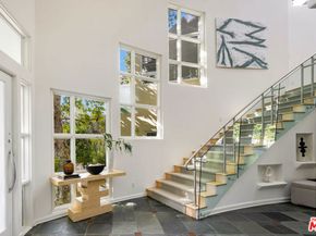 222 Avondale Avenue, Los Angeles CA 90049