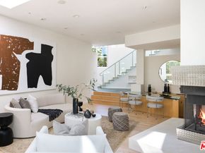 222 Avondale Avenue, Los Angeles CA 90049