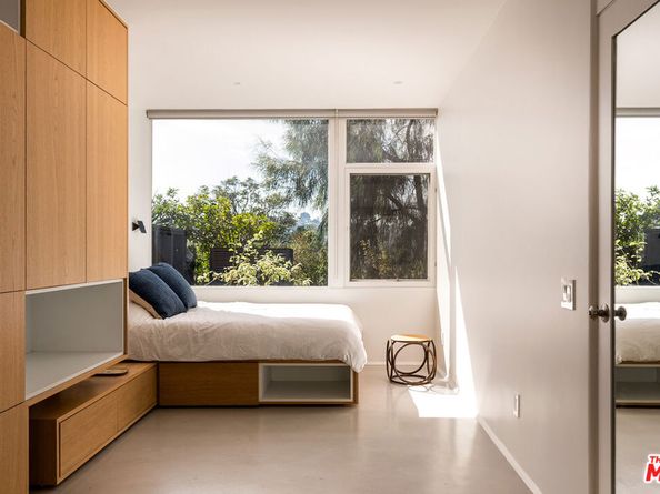 2845 1/2 Avenel Street, Los Angeles CA 90039