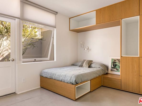 2845 1/2 Avenel Street, Los Angeles CA 90039