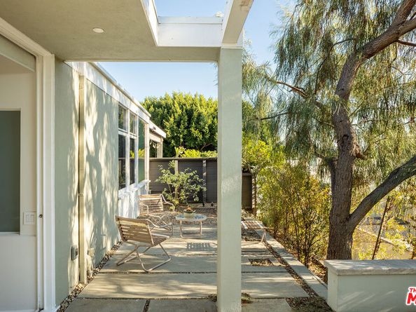 2845 1/2 Avenel Street, Los Angeles CA 90039