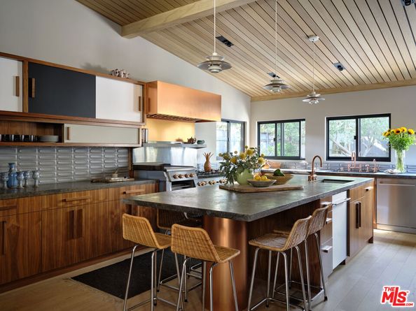 6738 Wildlife Road, Malibu CA 90265