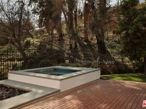 1141 Maroney Lane, Pacific Palisades CA 90272