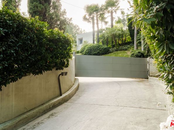 2731 Hutton Drive, Beverly Hills CA 90210