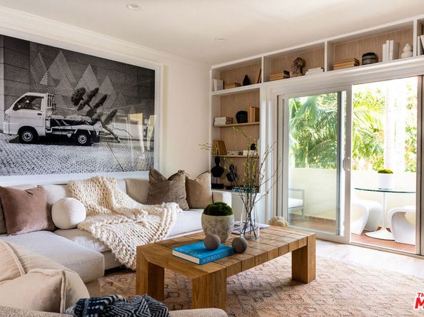 1233 N Laurel Avenue 216, West Hollywood CA 90046