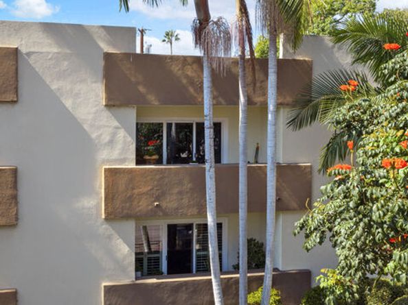 1233 N Laurel Avenue 216, West Hollywood CA 90046