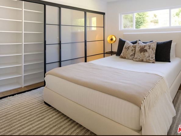 1233 N Laurel Avenue 216, West Hollywood CA 90046