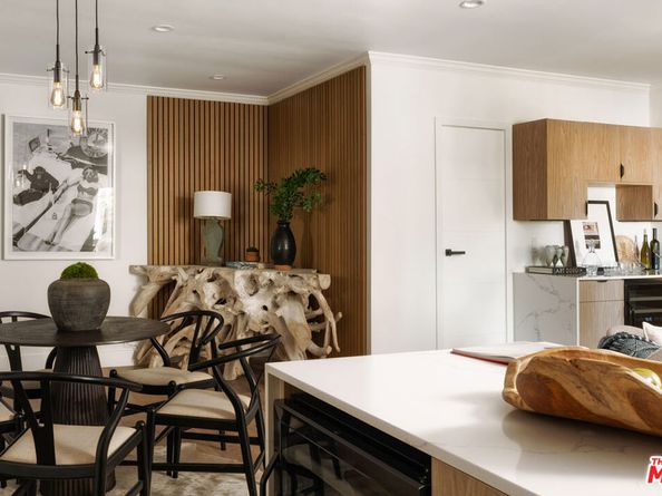 1233 N Laurel Avenue 216, West Hollywood CA 90046