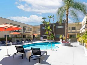 1233 N Laurel Avenue 216, West Hollywood CA 90046