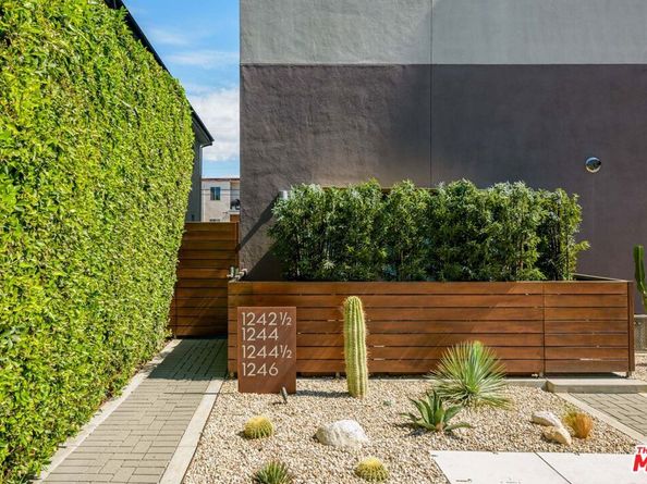 1244 1/2 Gordon Street, Los Angeles CA 90038