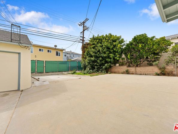 7262 W 85th Street, Westchester CA 90045