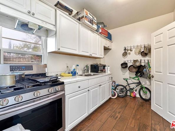 182 E 35th Street, Los Angeles CA 90011