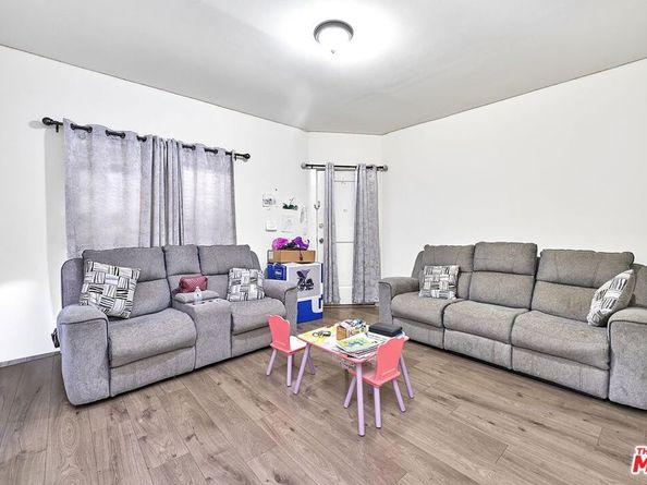 182 E 35th Street, Los Angeles CA 90011