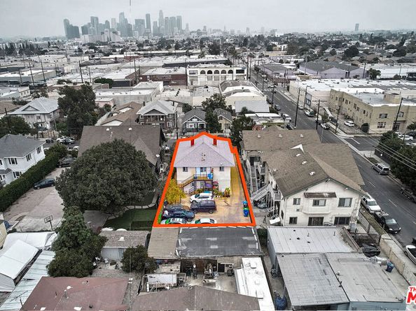 182 E 35th Street, Los Angeles CA 90011