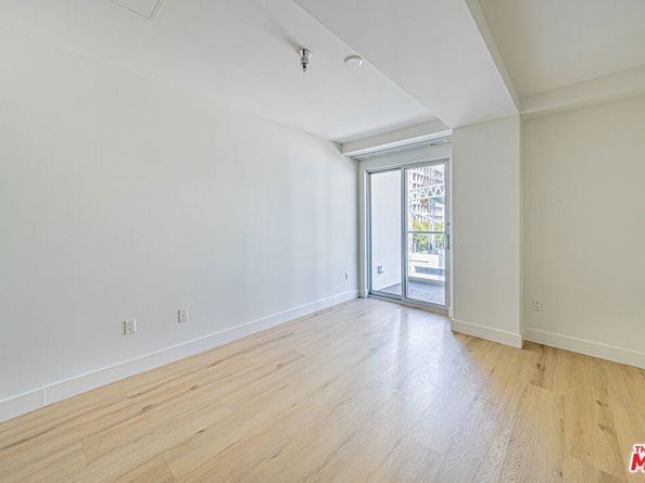 702 S Serrano Avenue 504, Los Angeles CA 90005