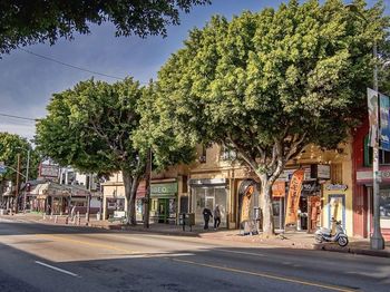 2107 E Cesar E Chavez Avenue