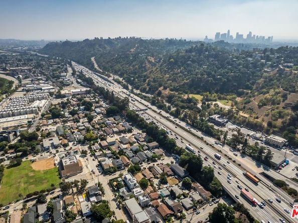 2660 Newell Street, Los Angeles CA 90039