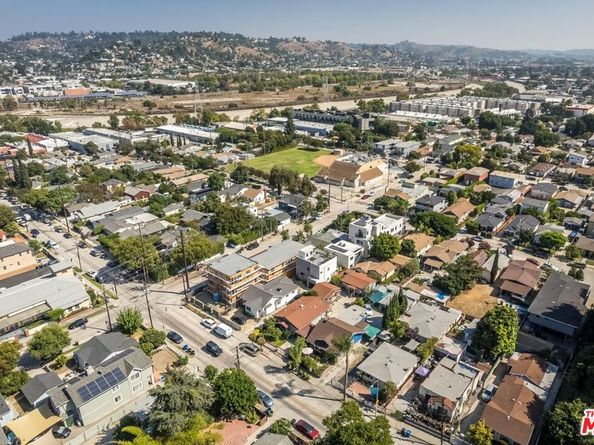 2660 Newell Street, Los Angeles CA 90039