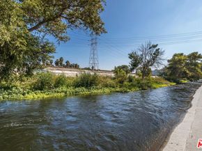 2660 Newell Street, Los Angeles CA 90039