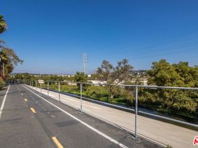 2660 Newell Street, Los Angeles CA 90039