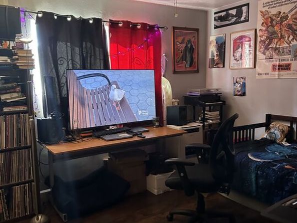 2660 Newell Street, Los Angeles CA 90039