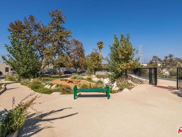 2660 Newell Street, Los Angeles CA 90039